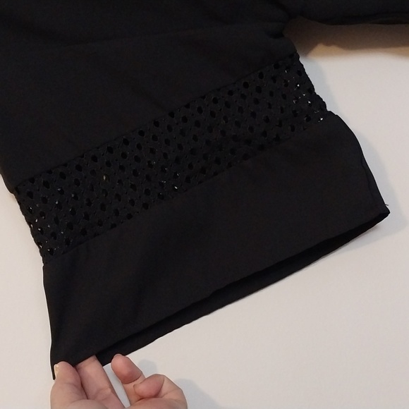 Kenneth Cole Reaction Cropped Blouse for Women 100% Polyester sz Medium Black - Picture 3 of 7